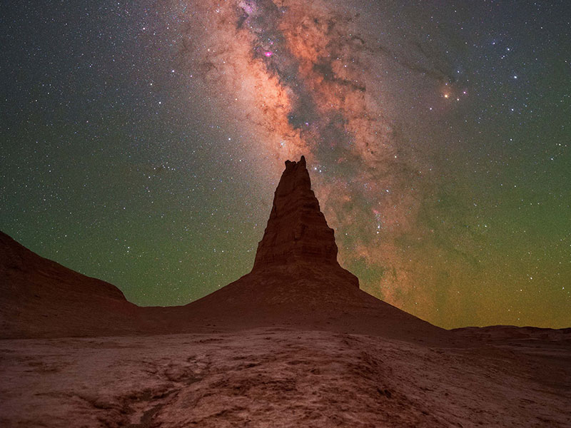Lut Desert under the Milky Way, photo source: benjaminbarakat.com, photographer: Benjamin Barakat