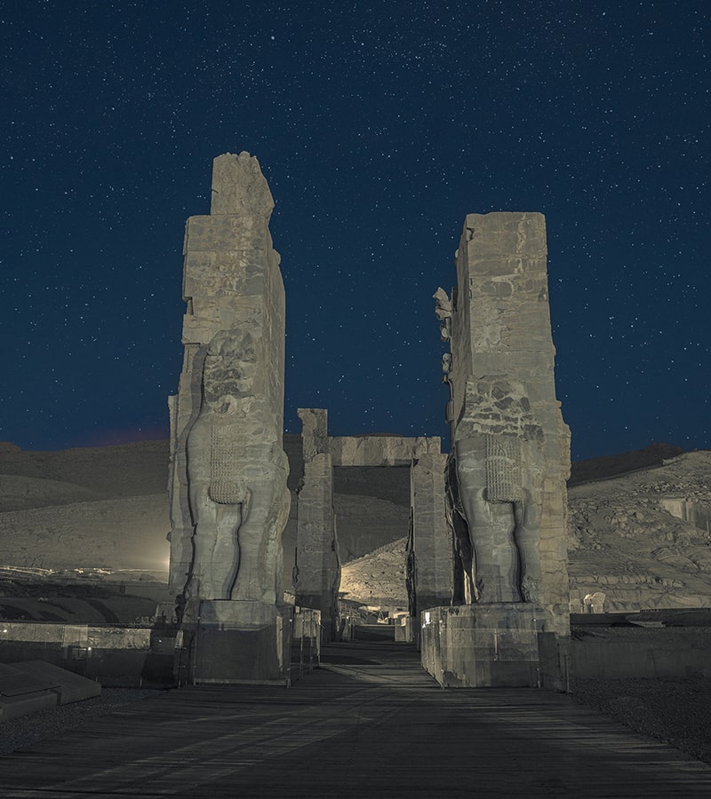 The structures of Persepolis at night, photo source: @daaaniiaaal Instagram, photographer: Daniyal Paimard