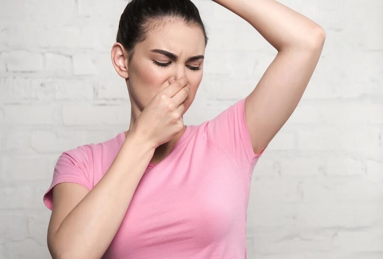 What is the sign of bad smelling armpit sweat?