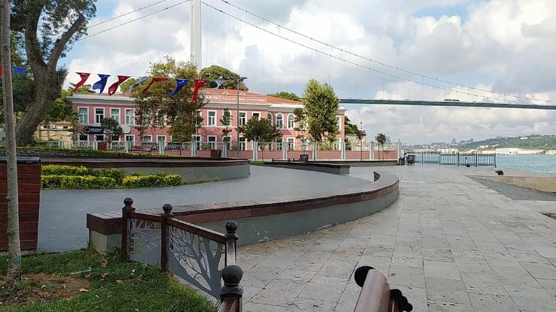 Istanbul's Golden Beach during the day, photo source: Google Map; Photographer: Lyudmila С.