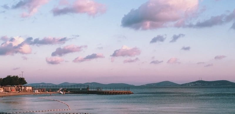 Kadbestan pier and beach in the evening