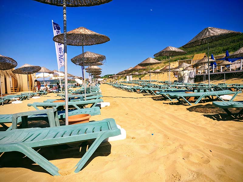 Burch Beach Sunbeds; Photo source: Google Map; Photographer: Emre Kaşıkara