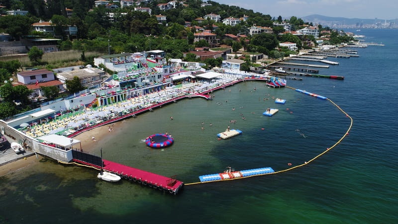 Water sports on Naki Bay beach
