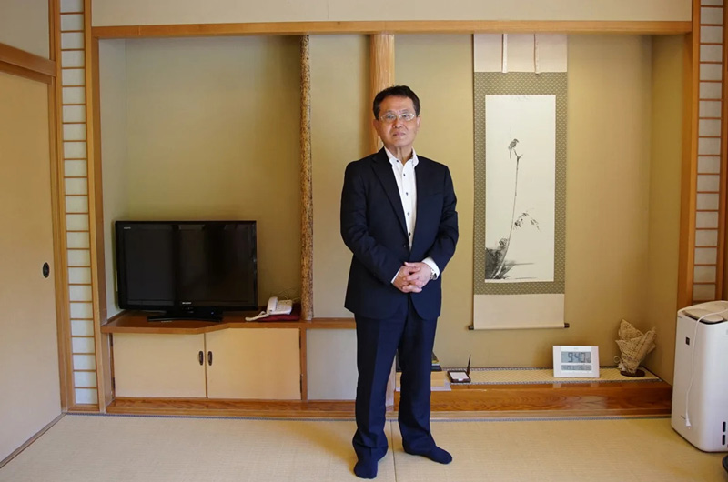 Kenjiro Kawano, president of Nishiyama Onsen Kyonkan Hotel, Japan; Photo source: CNN, photographer: Mayumi Maruyama