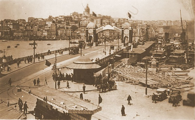 old photo of the city of Constantinople; Photo source: TÜRK-TARİH-KURUMU; Name of the photographer: unknown
