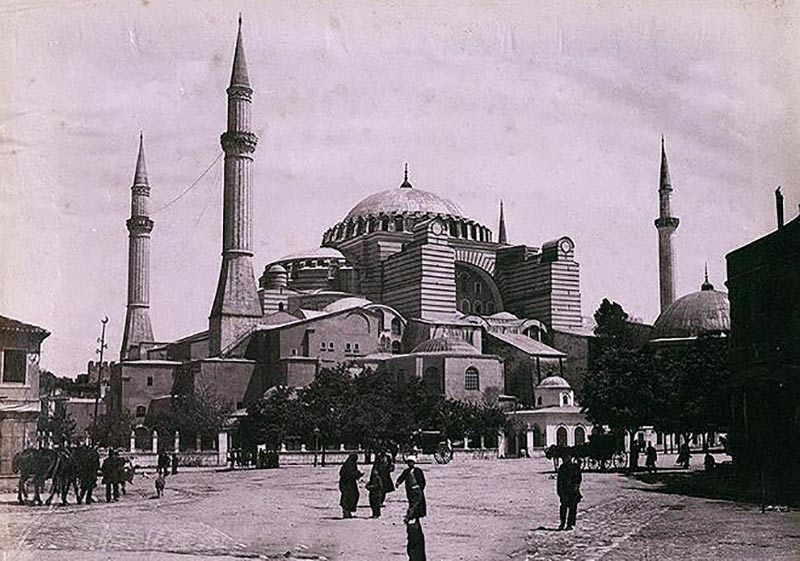 Hagia Sophia Mosque in the old days; Photo source: fikriyat; Name of the photographer: unknown