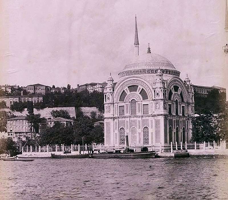 A view of the old city of Istanbul; Photo source: fikriyat; Name of the photographer: unknown