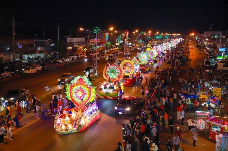 Christmas carnivals in Thailand; Photo source Sawa discovery website. Unknown photographer