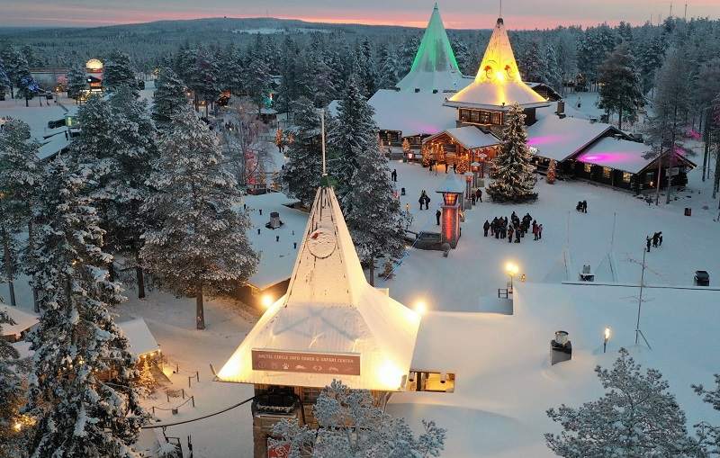 A snowy landscape of Christmas Lapland; Photo source fundacionbatipa.org website. Unknown photographer