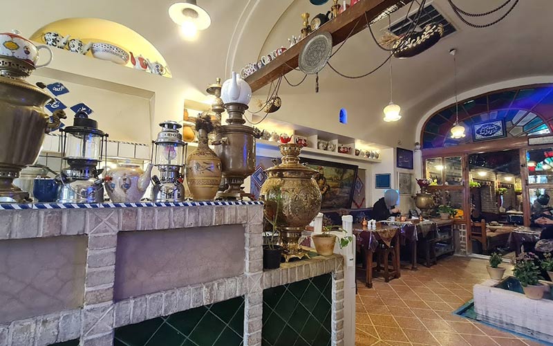 Interior of traditional Azari restaurant, photo source: Google Map, photographer: Houshidar Ildari