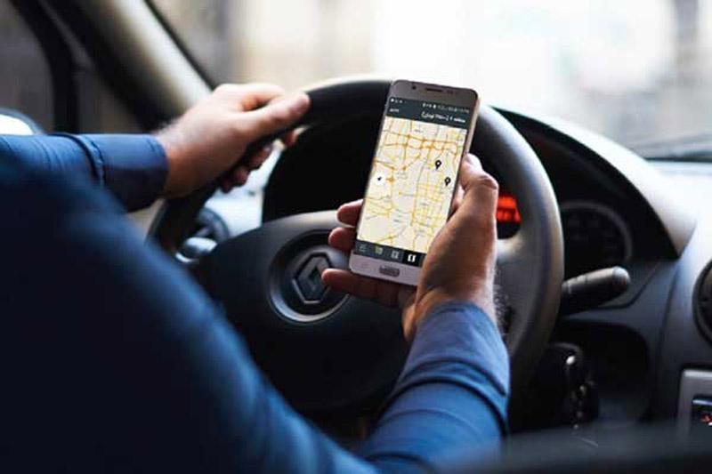 Parse Gosht's reportage turns the roads into a dream destination