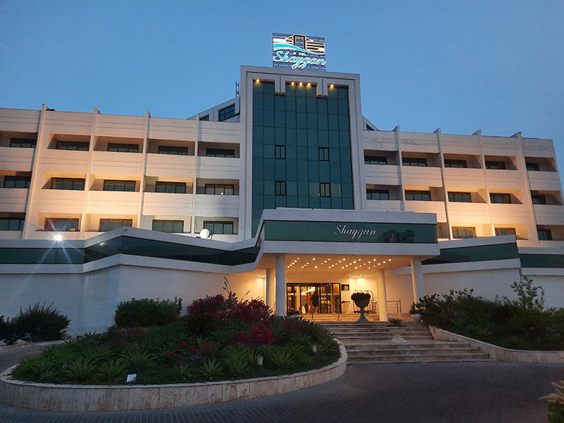 The area in front of the entrance of Shaygan Kish Hotel; Photo source: Google Map; Photographer: Shayan RJB