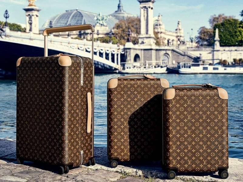 leather luggage; Photo source Manofmany.com. Unknown photographer