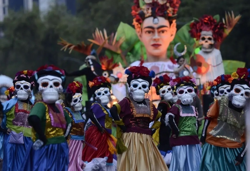 Day of the Dead celebration; Photo source: Website 36320613.khabarban. Photographer: Uncertain