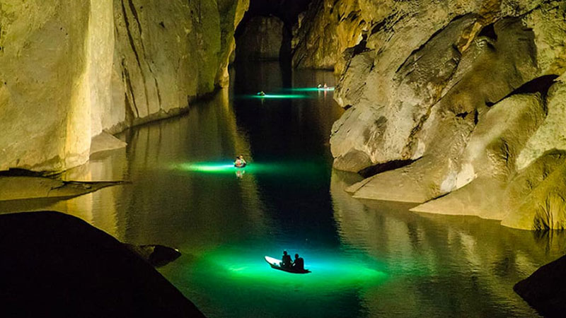 How big is Son Dong Cave?