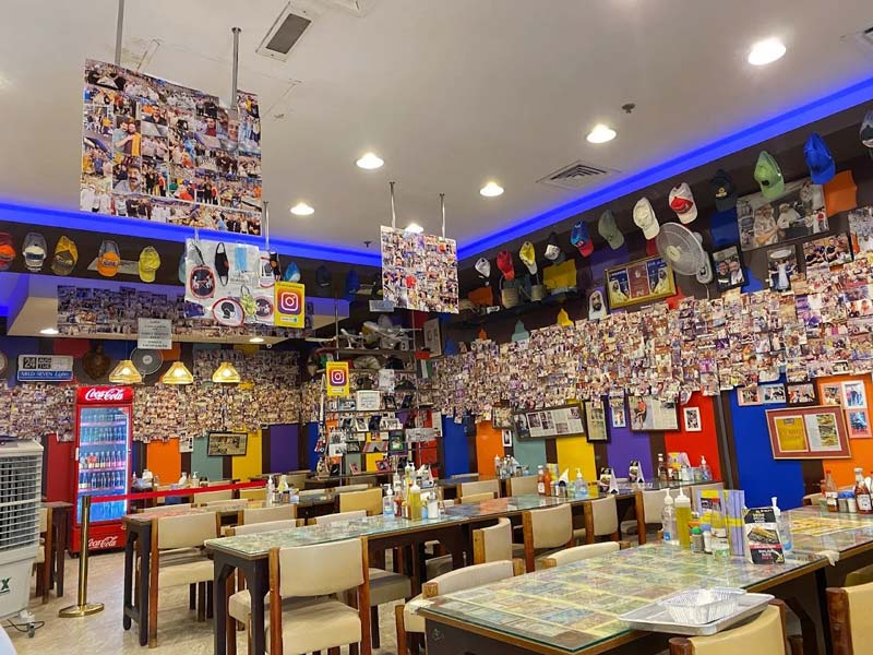 Al-Estad Dubai special kebab restaurant hall; Photo Source: Thatch Travel, Photographer: Unknown