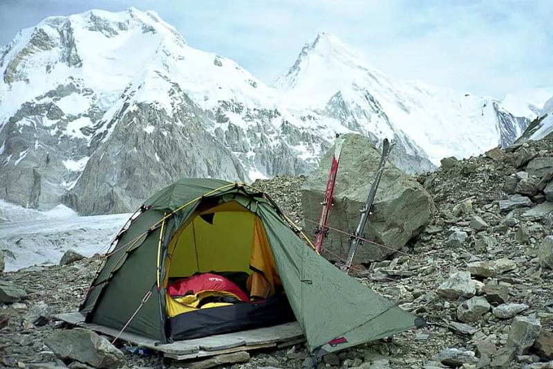 travel tent; Photo source of mag.berimkouh.com website. Unknown photographer