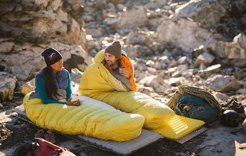 Yellow sleeping bag in nature; Photo source digikala.com website. Unknown photographer