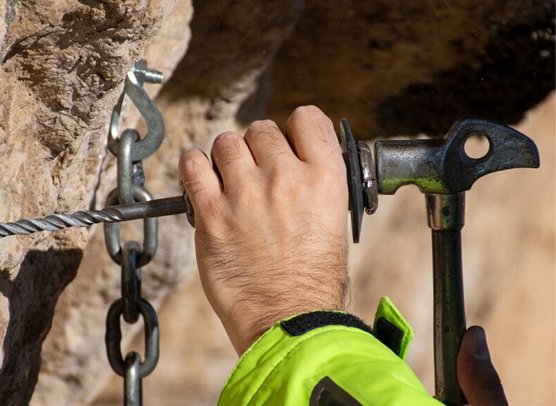rock climbing hammer; Photo source yanakoh.com website. Unknown photographer
