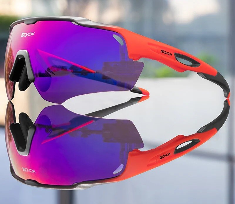 Glasses suitable for cycling; Photo source: pandaoptical.com website. Photographer: Unknown