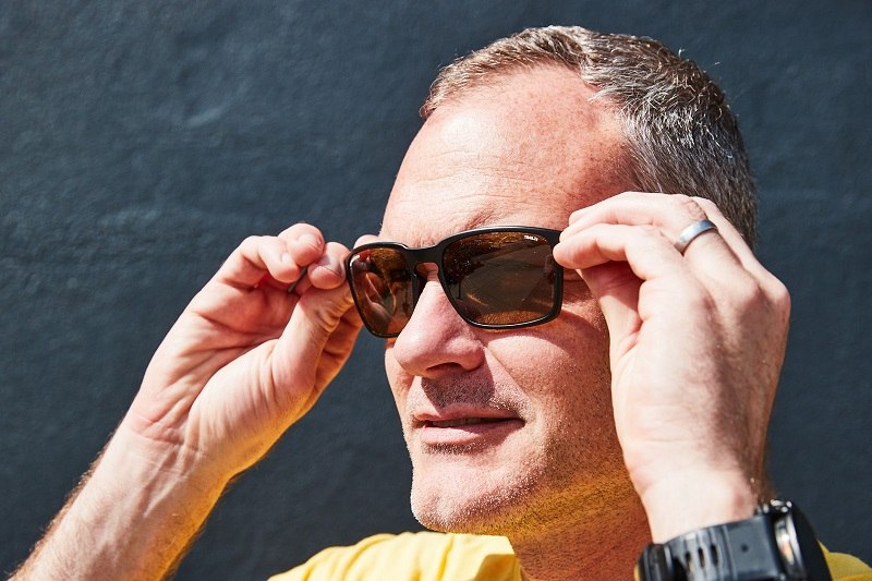 light brown sunglasses; Photo source: runnersworld.com website. Photographer: Unknown