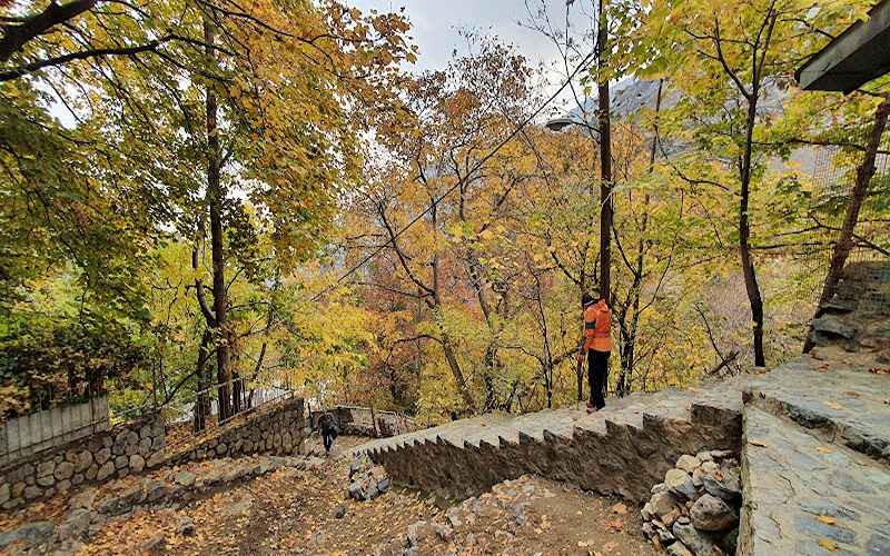 Darband in autumn, photo source: Google Map, photographer: Kaveh Safari1