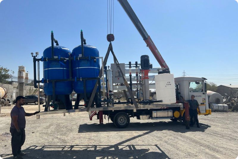 How does reverse osmosis system work for industrial water treatment?