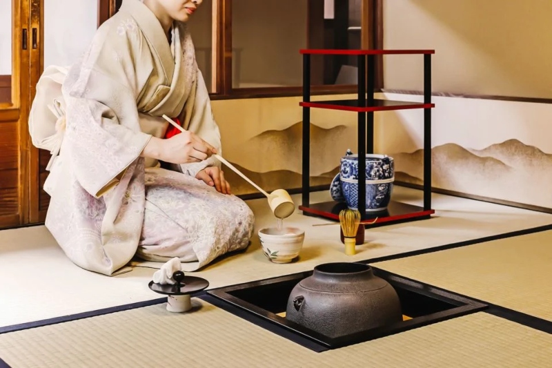 Traditional Japanese tea ceremony; Photo source: ej.org.in. Photographer: Unknown