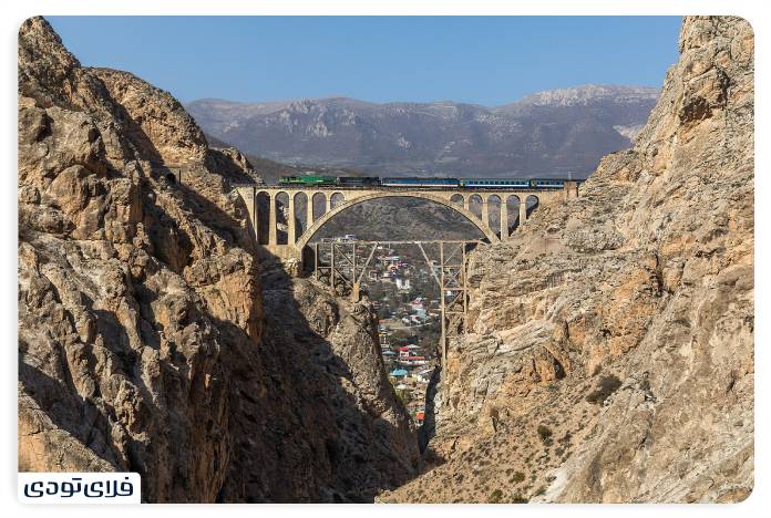 Where is Paul Worsk?