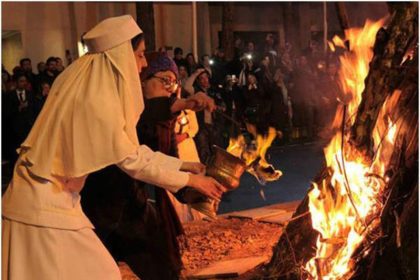creating a fire for Azargan celebration; Photo source: talab.org; Photographer: Unknown