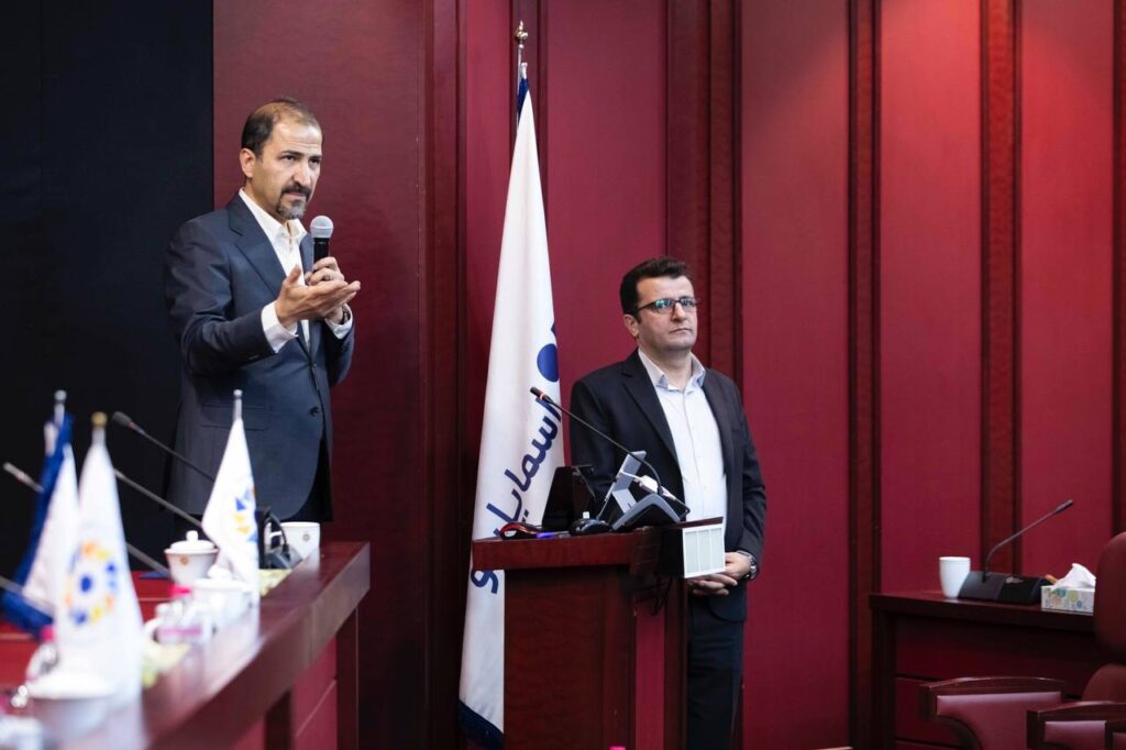 Senior managers of economic businesses should not hesitate to adopt artificial intelligence