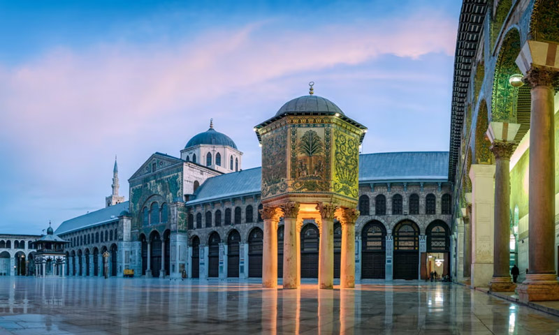 The courtyard of the Umayyad mosque in Damascus; Photo credit: Getty Images, Photographer: Wirestock
