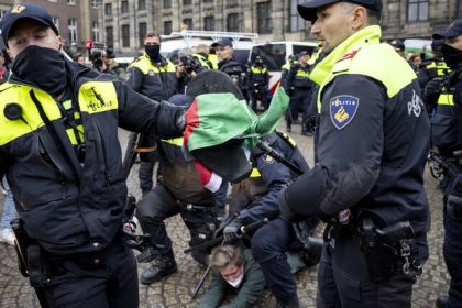 The Dutch police attacked the gathering of supporters of Palestine in Amsterdam
