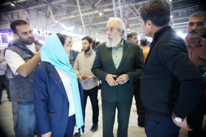 The report of the country's classic actor was present at the Lucano booth