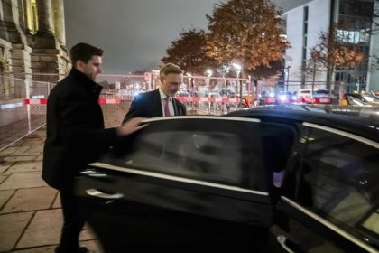 The collapse of Berlin again