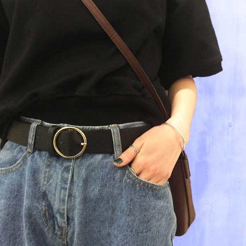 Women's thick and wide black leather belt model