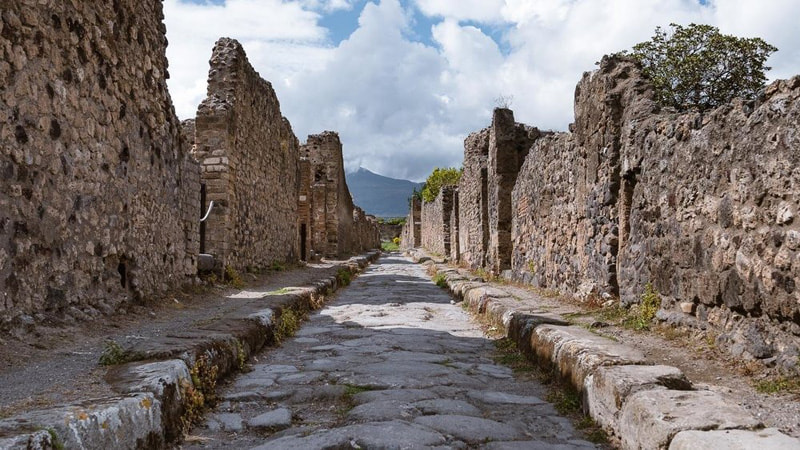 An alley in the ancient city of Pompeii