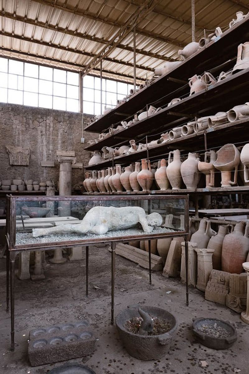 Pompeii pottery