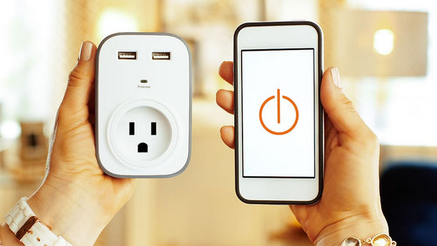Socket and smart switch