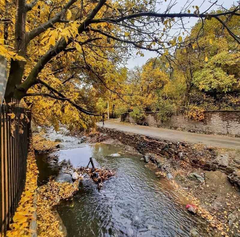 Eagle village river in autumn; Photo source: tabiat.gardi.ir, photographer: irann_tabiatt
