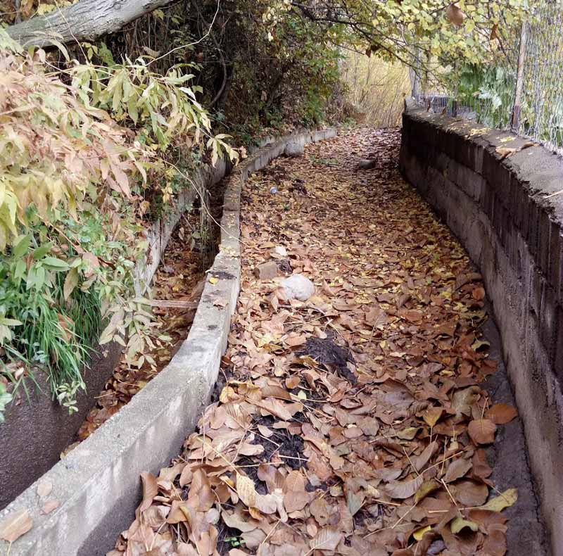 autumn passage of Berg Jahan village; Photo source: Google Maps, photographer: Mostafa Raste Moghadam