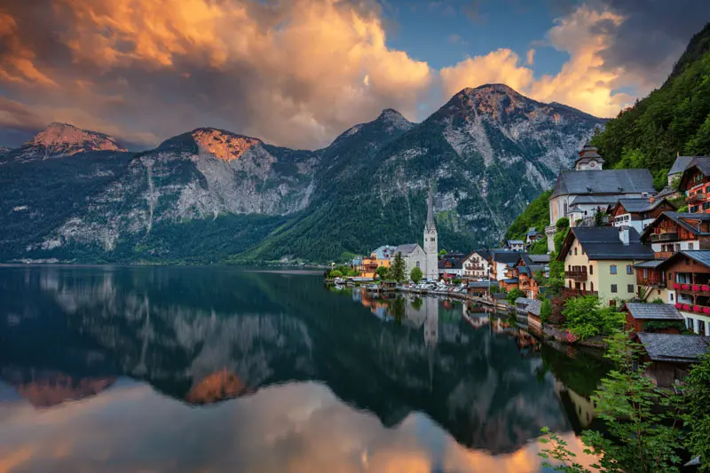 The view of the lake and the city of Hallstatt, Austria; Photo source: novaontheroad.com; Photographer: Unknown