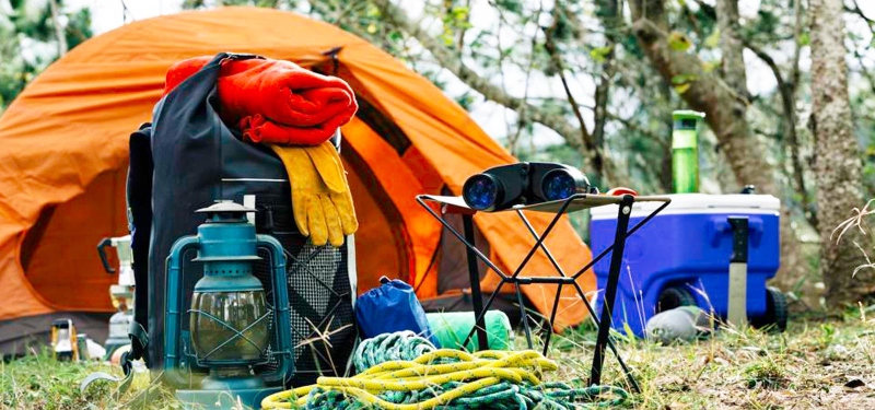 Necessary equipment for nature walkers; Photo source: arasbaran.org. Photographer: Unknown