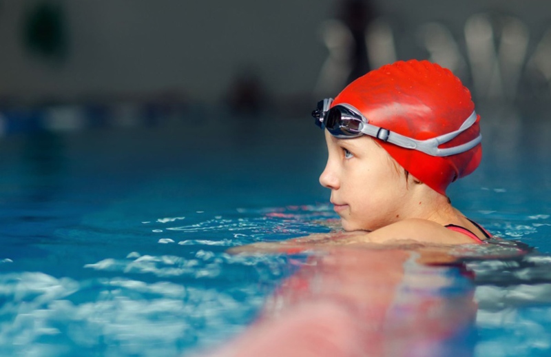 swimming cap; Photo source: daraje.com. Photographer: Unknown