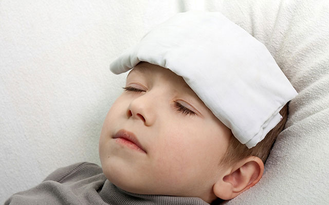 Lowering a child's fever with lemon juice