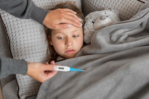 How to lower the child's fever?