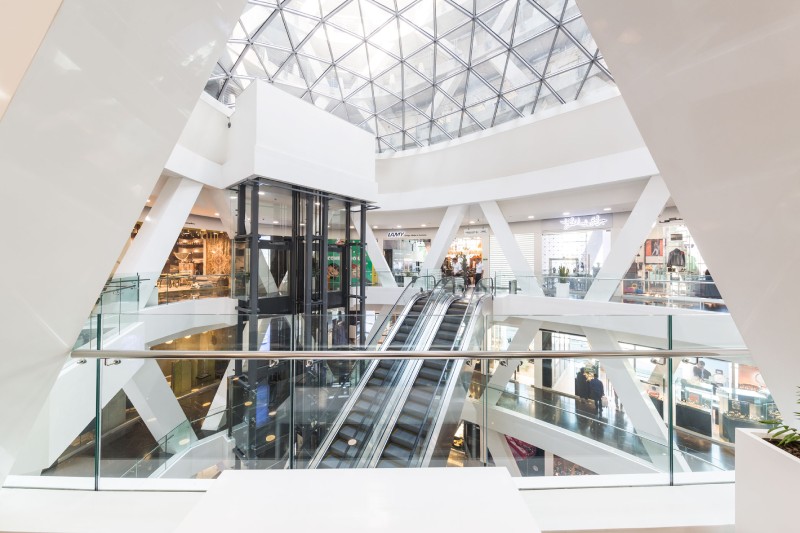 Floors of Ava Center shopping center. Source: kplus.ir website; Photographer: Unknown