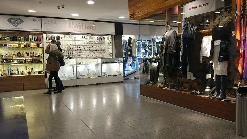 Clothing and accessories store in Tandis shopping center. Source: Google Map; Photographer: Sina A