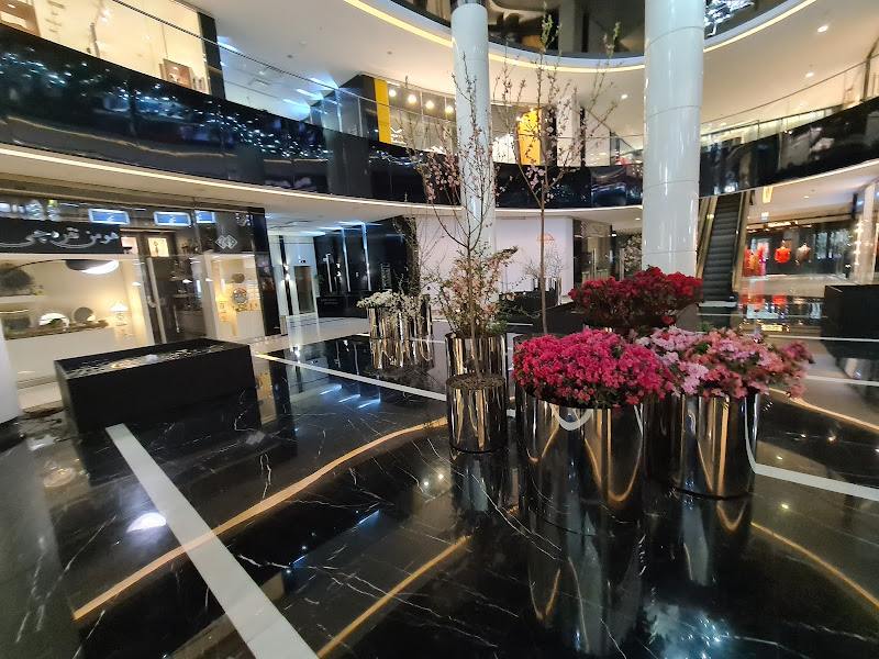 Sam Center silver and clothing store. Source: Google Map; Photographer: Hooman