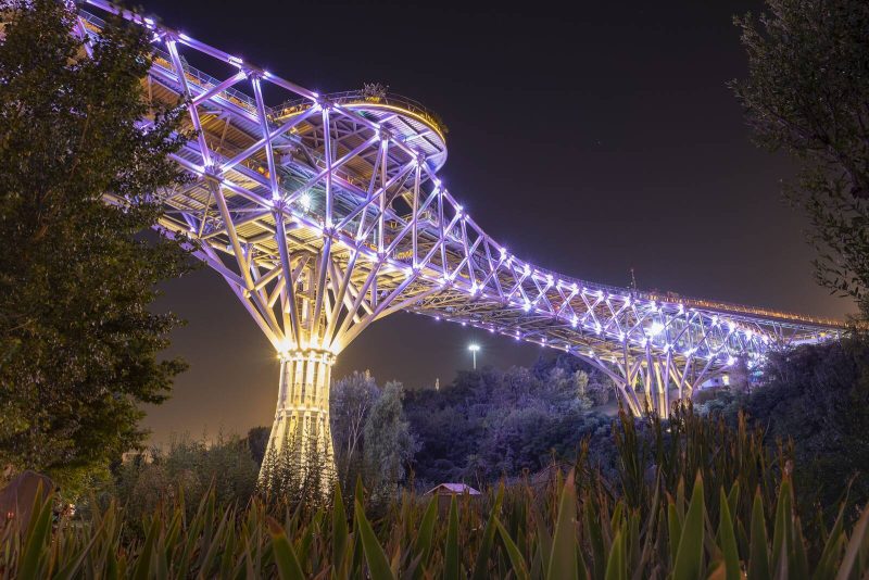 Illumination of nature bridge at night. Source: safarpish.ir website; Photographer: Unknown
